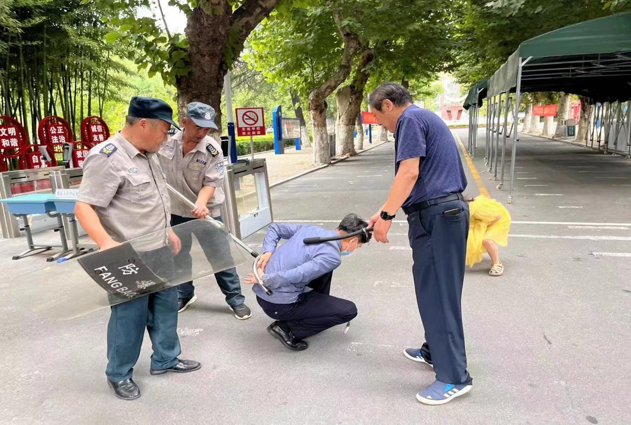 演练筑防线，校园保平安 ——宿城第一初级中学项目部开展防暴防恐演练活动