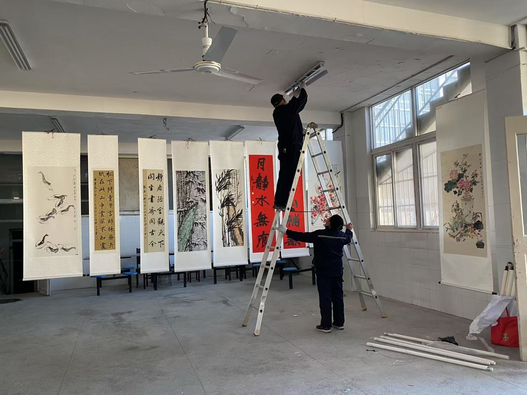 墨舞丹青映风采，邦和物业筑盛展——宿州三中项目部成功助力'墨韵丹青·知联风采'书画展后勤保障工作