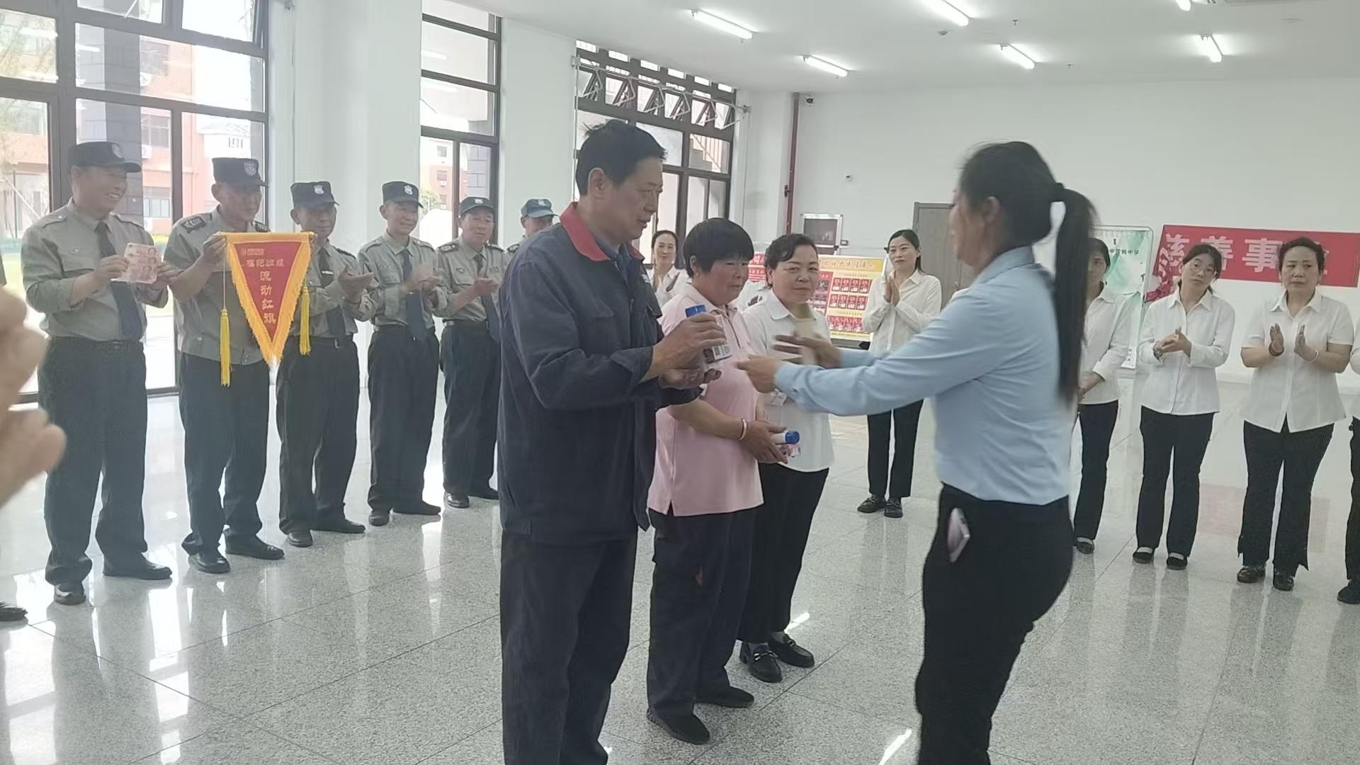 雪枫中学项目部丨凝心聚力 表彰先进
