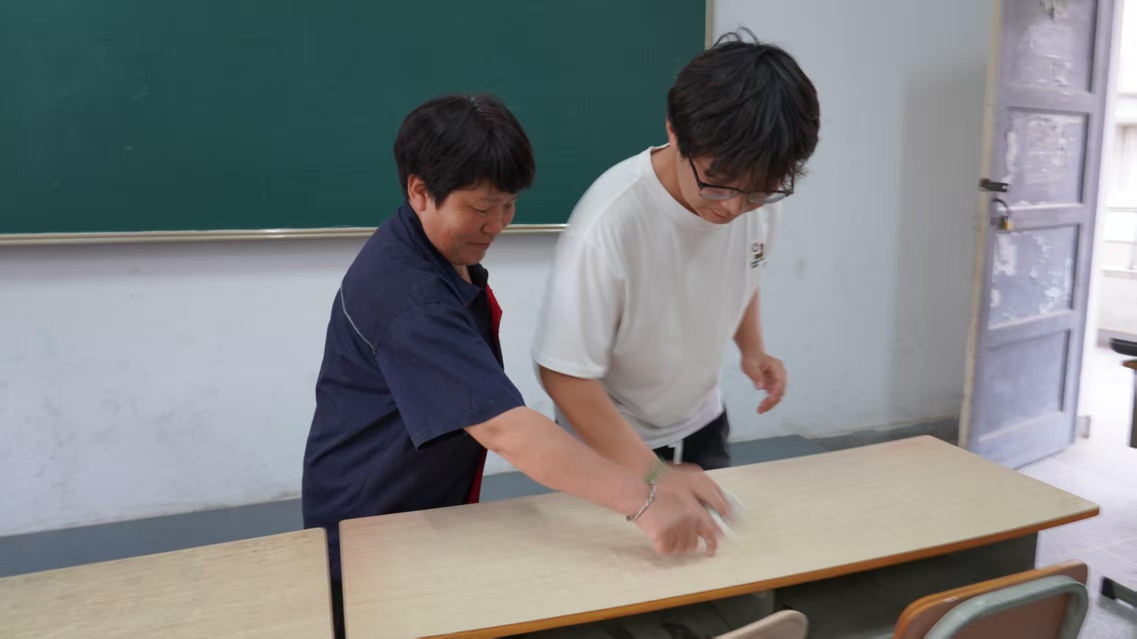 以“净”润心，共筑书香——安医专项目部“清新桌面 美好校园”主题活动圆满举行